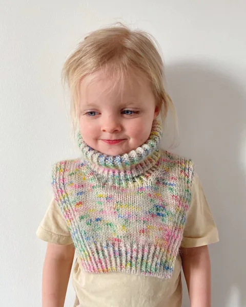 Hovedbilde Terrazzo Neck Junior PetiteKnit oppskrift