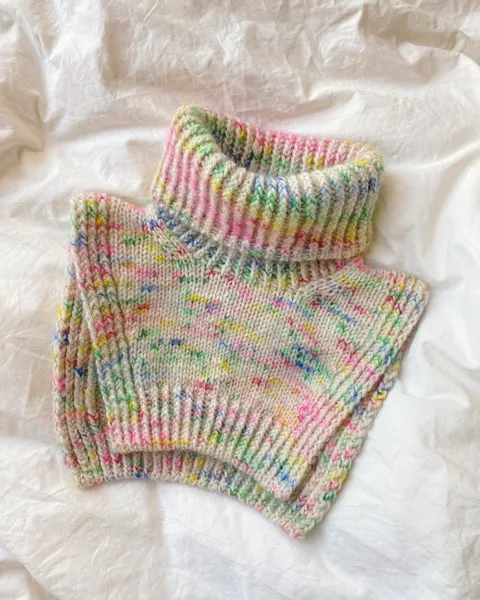 Hovedbilde Terrazzo Neck Junior PetiteKnit oppskrift