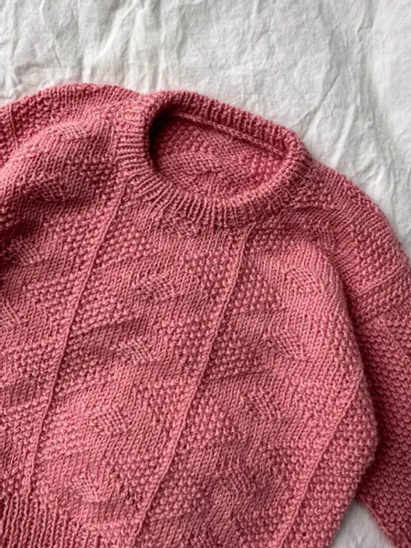Hovedbilde Esther Sweater Baby PetiteKnit oppskrift