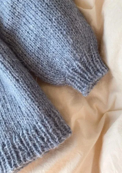 Hovedbilde Sunday Sweater genser junior PetiteKnit mønster