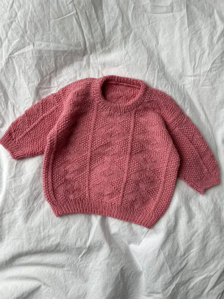 Hovedbilde Esther Sweater Baby PetiteKnit oppskrift