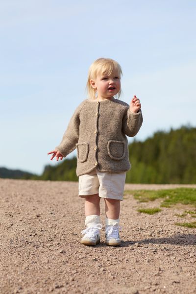 Hovedbilde 479 Bompijakke til baby i Tumi fra Rauma oppskrift*