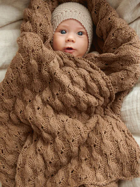 Hovedbilde 2413-3 Lilja Babyteppe/Baby Blanket fra Sandnes garn*