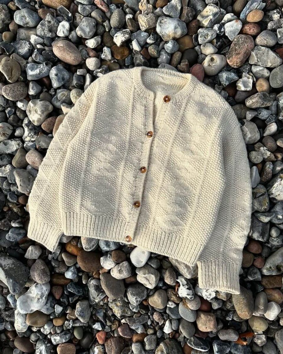 Esther Jacket til dame fra PetiteKnit oppskrift