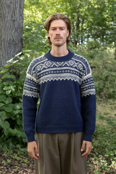 Hovedbilde 2410-3 Marius herregenser fra Sandnes garn oppskrift