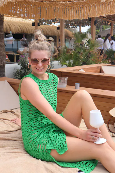 Hovedbilde Gratis - Frid heklekjole i Lille Lerke oppskrift* 