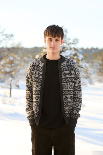 Hovedbilde 472 Hyttekofta i PT5 til mann fra Rauma oppskrift*