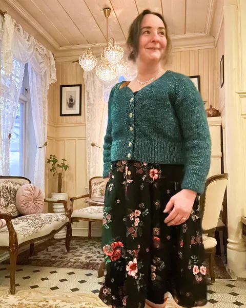 Hovedbilde  Palett cardigan fra Knit Colorful oppskrift 