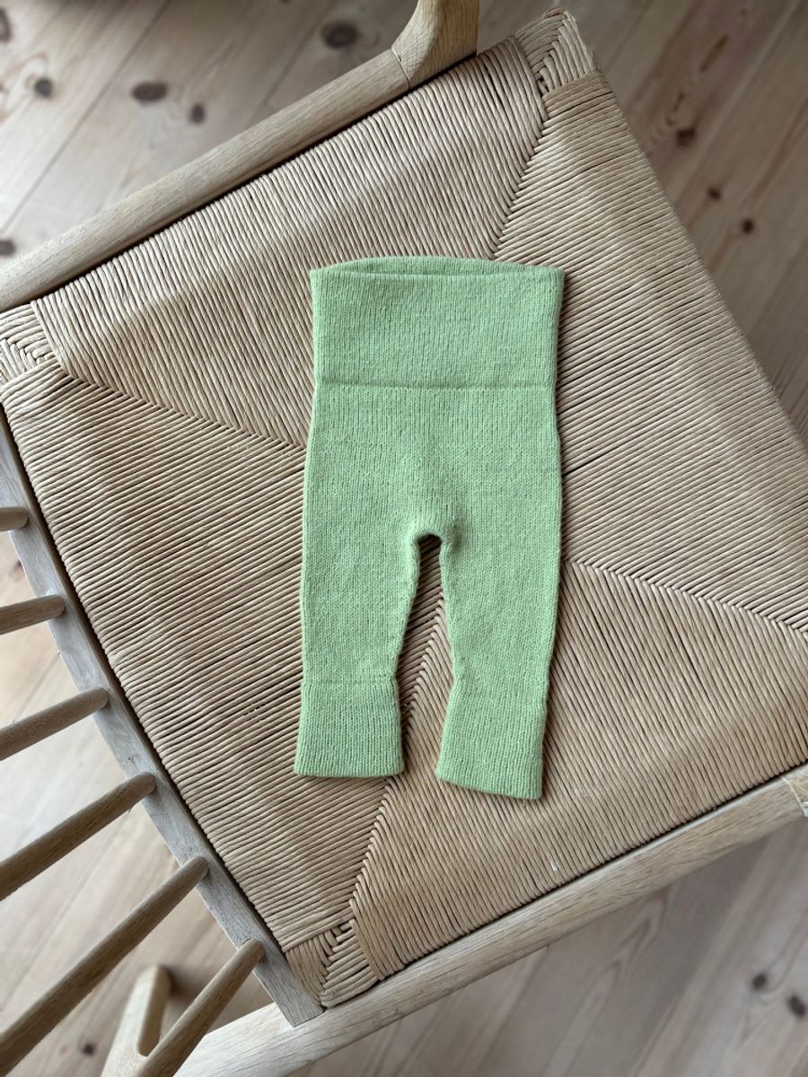 503 Lun Willybukse til baby fra Rauma oppskrift*