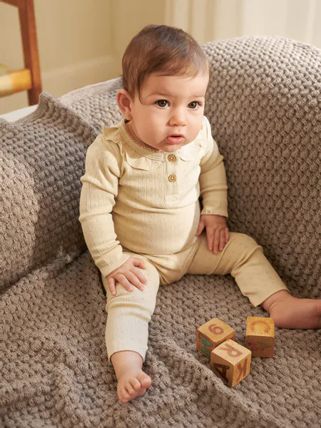 Hovedbilde 2406-2 Sommerfuglteppe fra Sandnes garn oppskrift